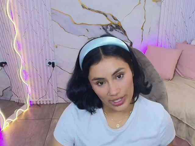 PEACHY-TAY webcam