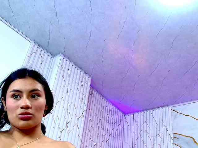 PEACHY-TAY webcam