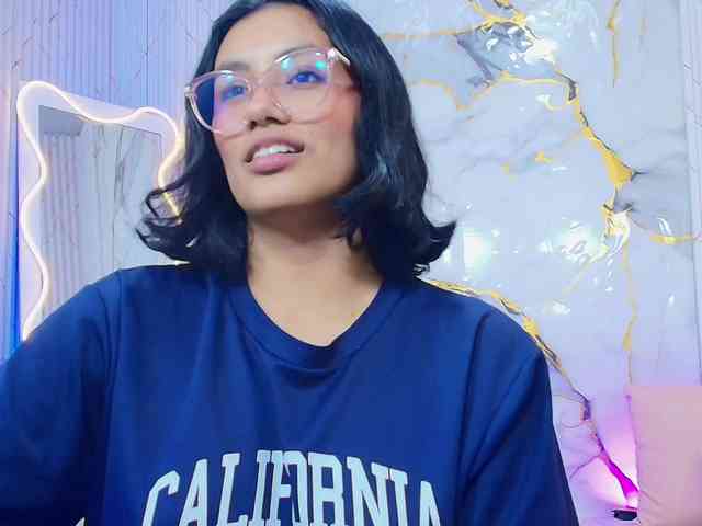 PEACHY-TAY webcam