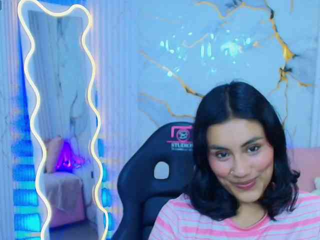 PEACHY-TAY webcam