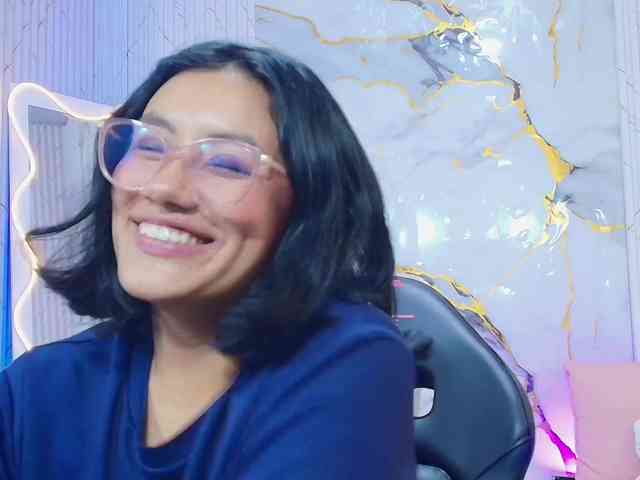 PEACHY-TAY webcam
