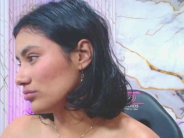 PEACHY-TAY webcam