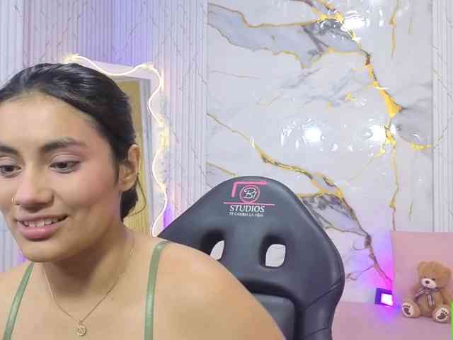 PEACHY-TAY webcam