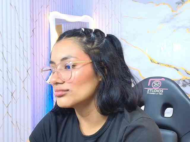 PEACHY-TAY webcam