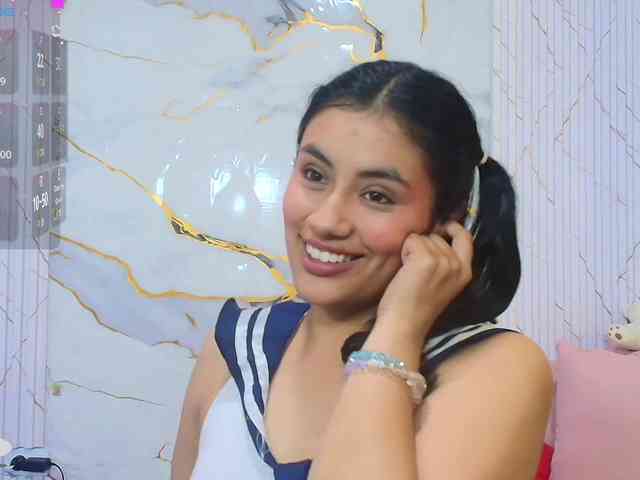 PEACHY-TAY webcam