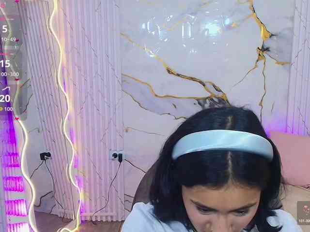 PEACHY-TAY webcam