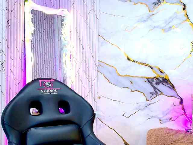 PEACHY-TAY webcam