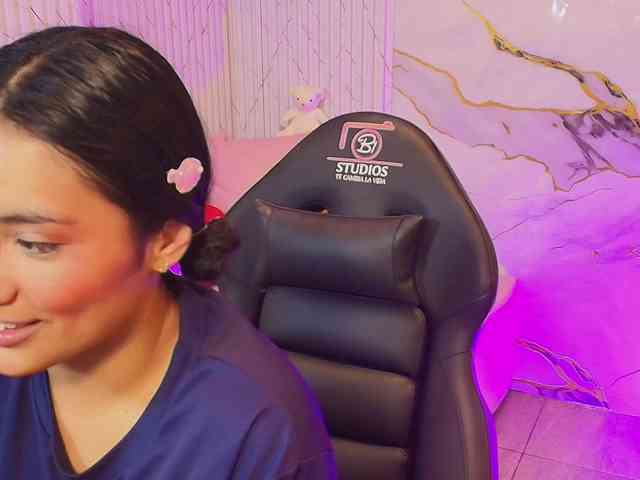 PEACHY-TAY webcam