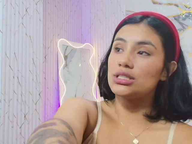 PEACHY-TAY webcam