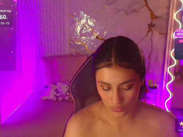 PEACHY-TAY Live Webcam on BongaCams