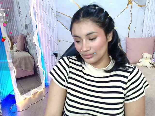 PEACHY-TAY webcam