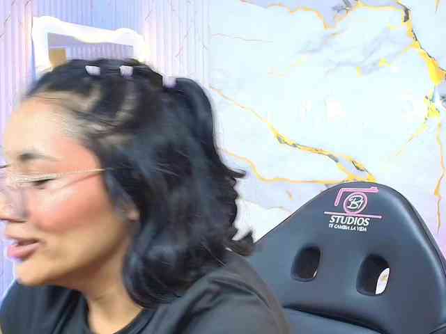 PEACHY-TAY webcam