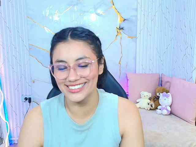 PEACHY-TAY webcam