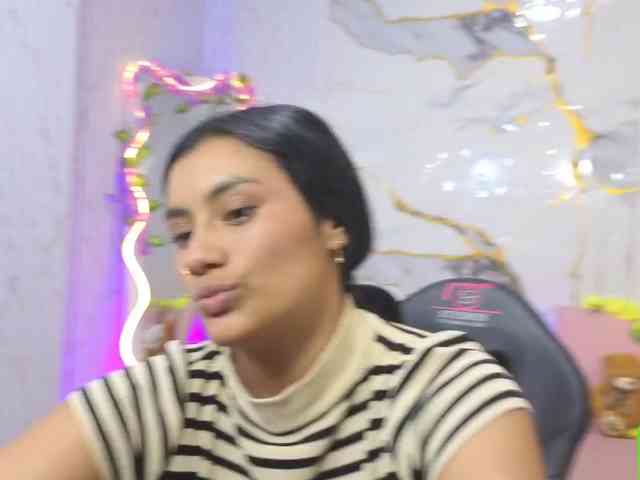 PEACHY-TAY webcam