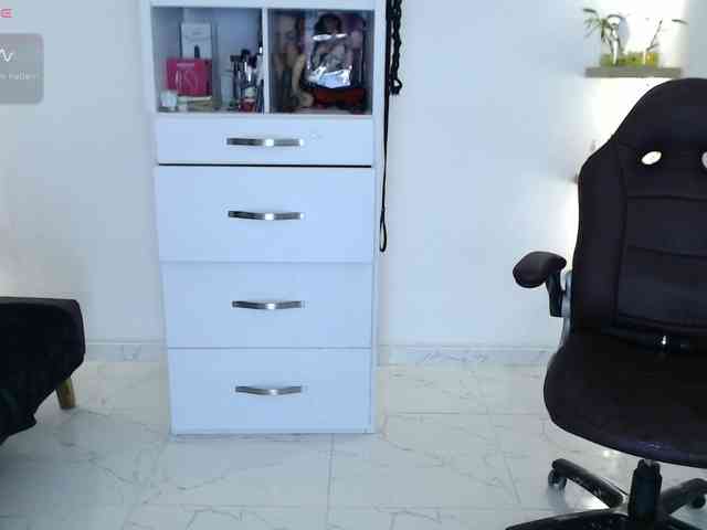 Miss-Diva1 webcam