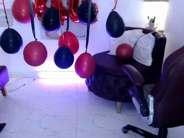 Miss-Diva1 webcam
