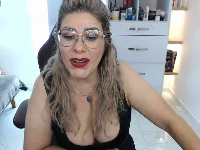 Miss-Diva1 webcam