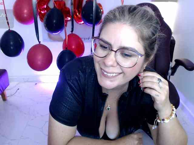 Miss-Diva1 webcam