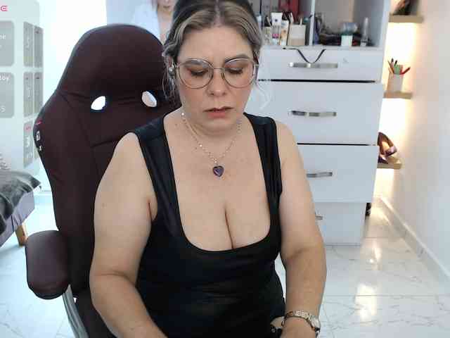 Miss-Diva1 webcam