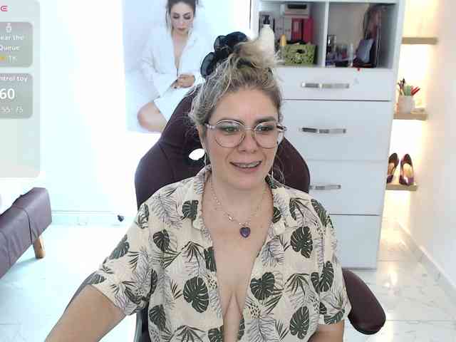 Miss-Diva1 webcam
