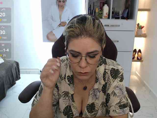 Miss-Diva1 webcam