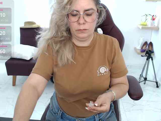 Miss-Diva1 webcam