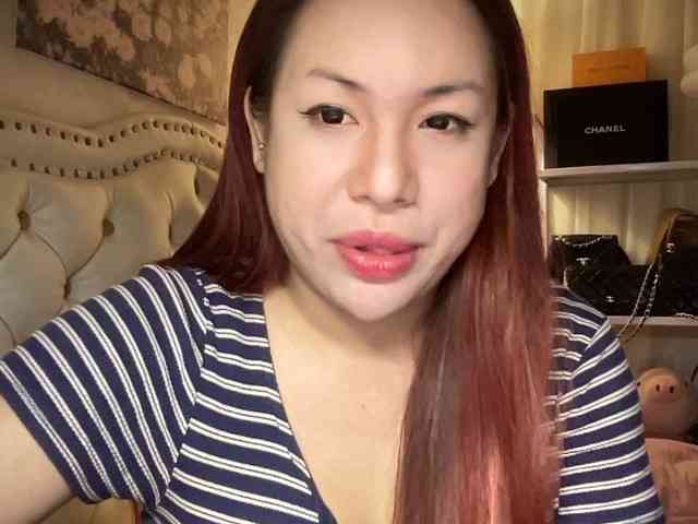 DeliciousIya03 Live Webcam on BongaCams