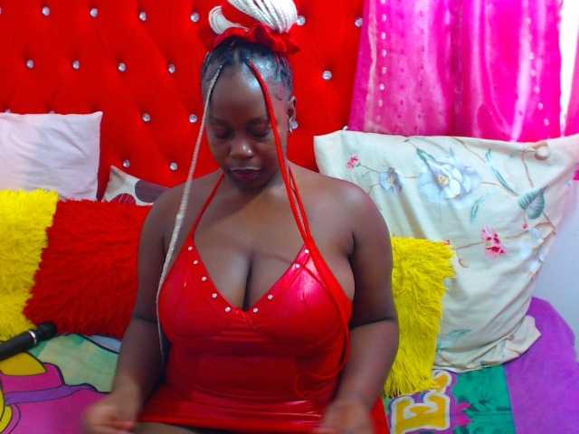 ItsLizzy's BongaCams show and profile