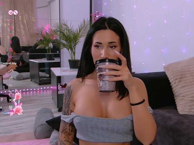KimLuv live webcam show