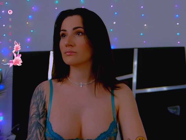 KimLuv live cam on BongaCams