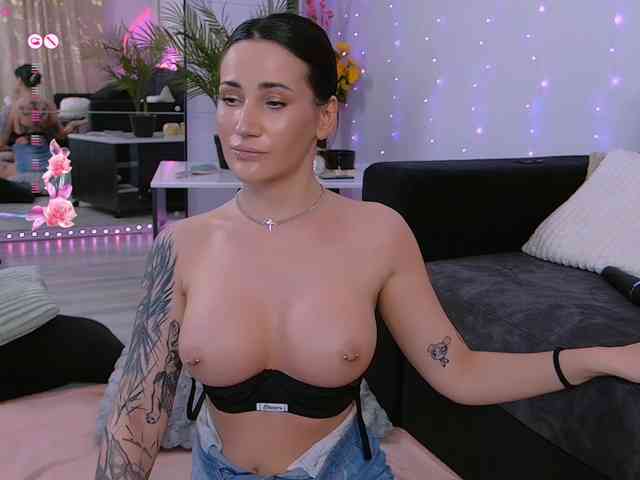 KimLuv webcam