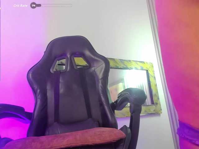 Evaa-white live cam on BongaCams