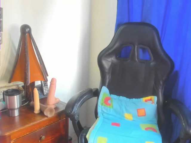 Evaa-white live cam on BongaCams