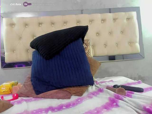 Evaa-white live cam on BongaCams