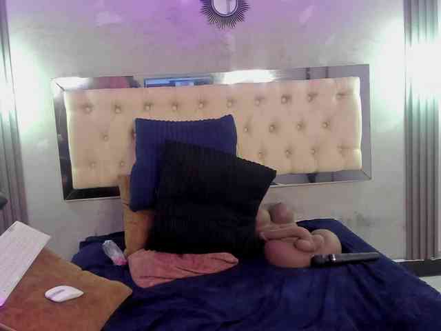 Evaa-white webcam
