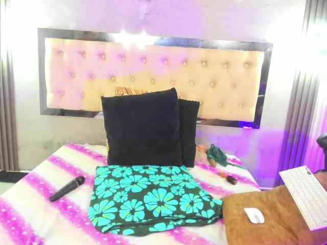Evaa-white webcam