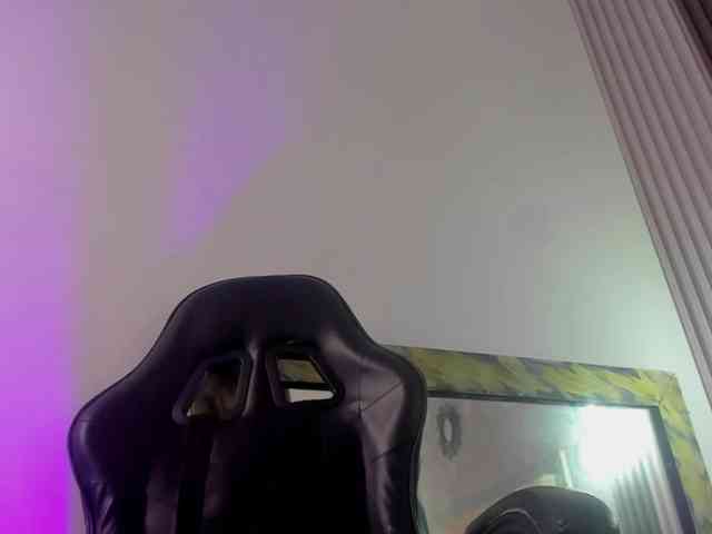 Evaa-white webcam