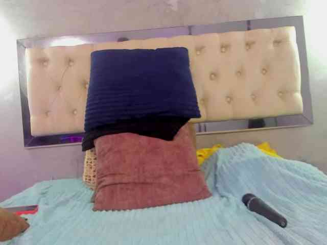 Evaa-white webcam