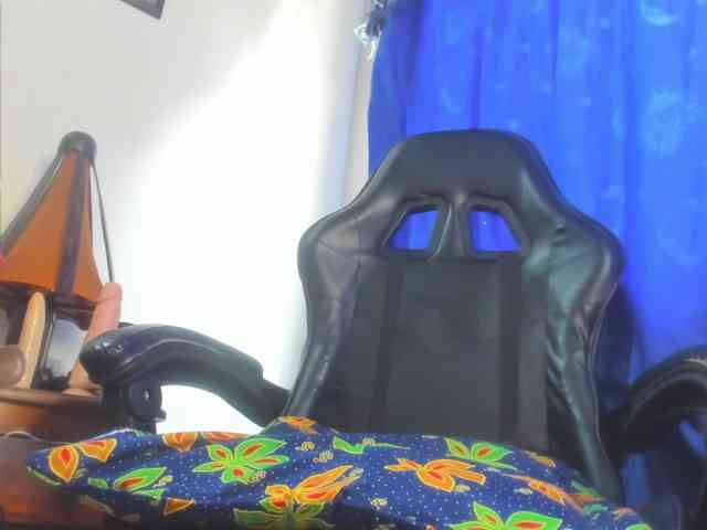 Evaa-white webcam