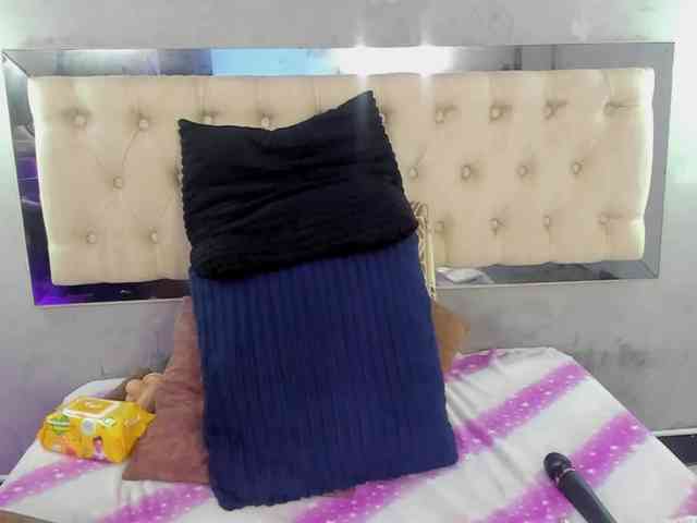 Evaa-white webcam