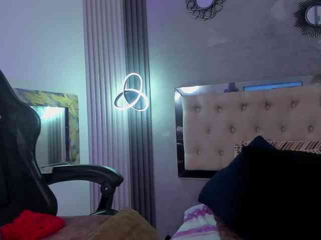 Evaa-white webcam