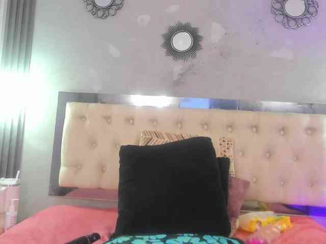 Evaa-white webcam