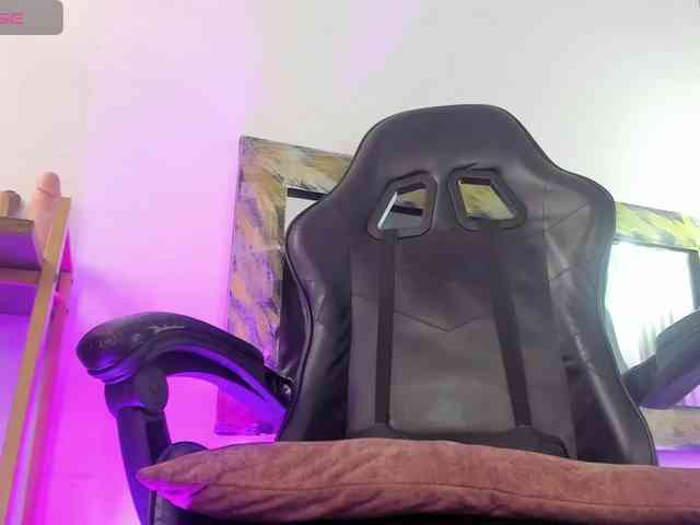 Evaa-white Live Webcam on BongaCams