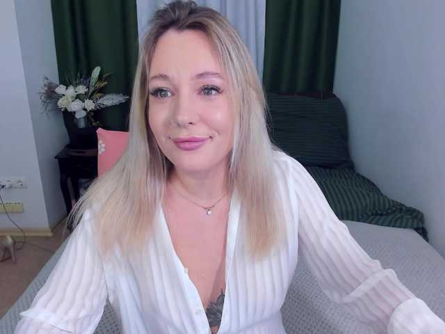 LaurenMorry's BongaCams show and profile
