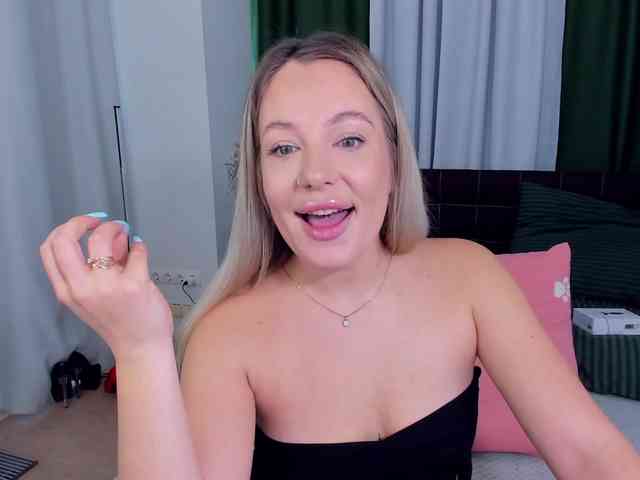 LaurenMorry webcam