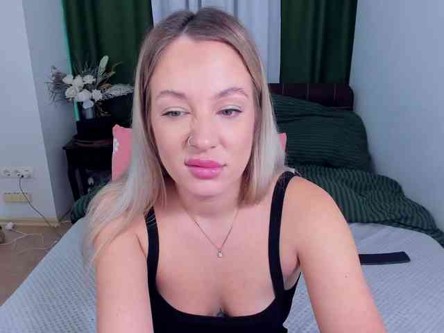 LaurenMorry webcam