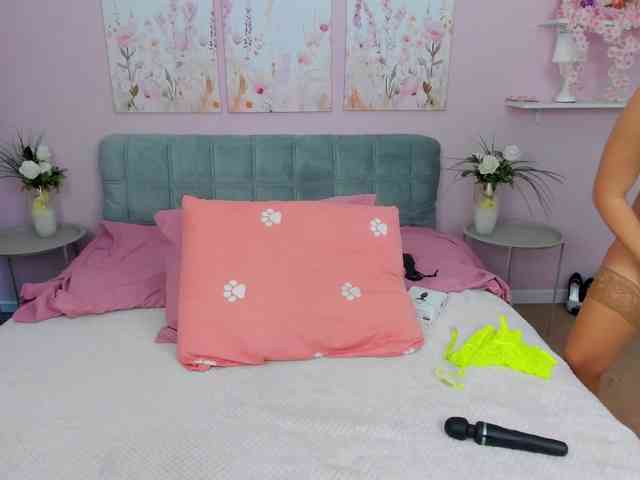 LaurenMorry webcam