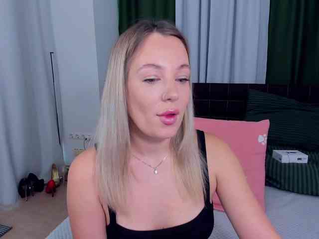 LaurenMorry webcam