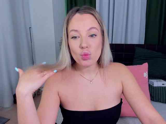 LaurenMorry webcam
