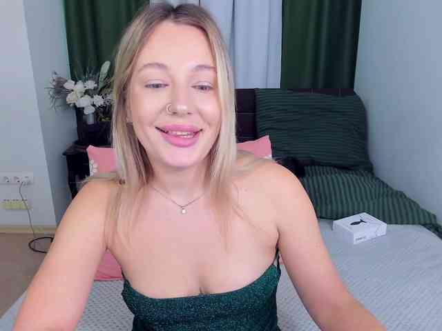 LaurenMorry webcam